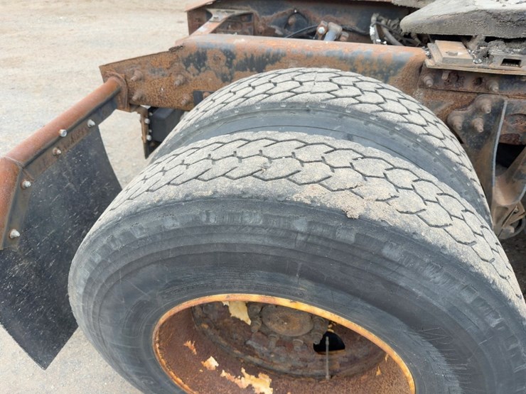 2005-international-8600-image-15