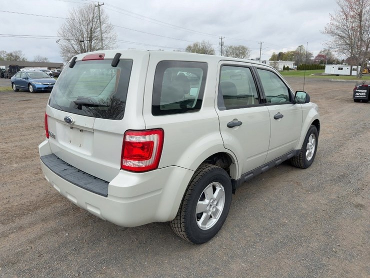 2009-ford-escape-image-5