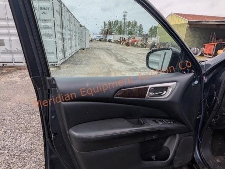 2014-nissan-pathfinder-image-17