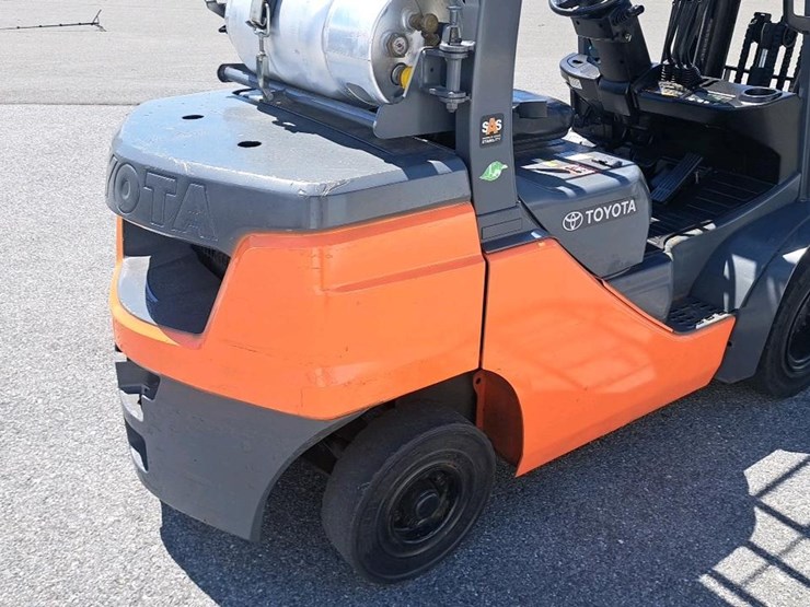 2020-toyota-8fgu25-image-23