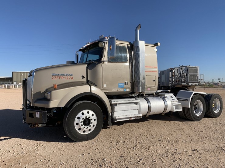 2012-western-star-4900-image-1