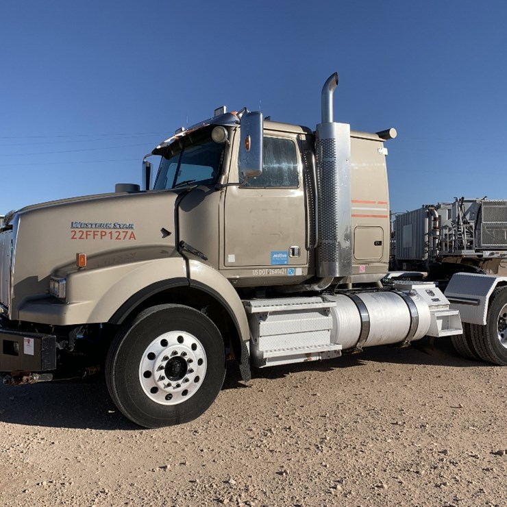2012 WESTERN STAR 4900