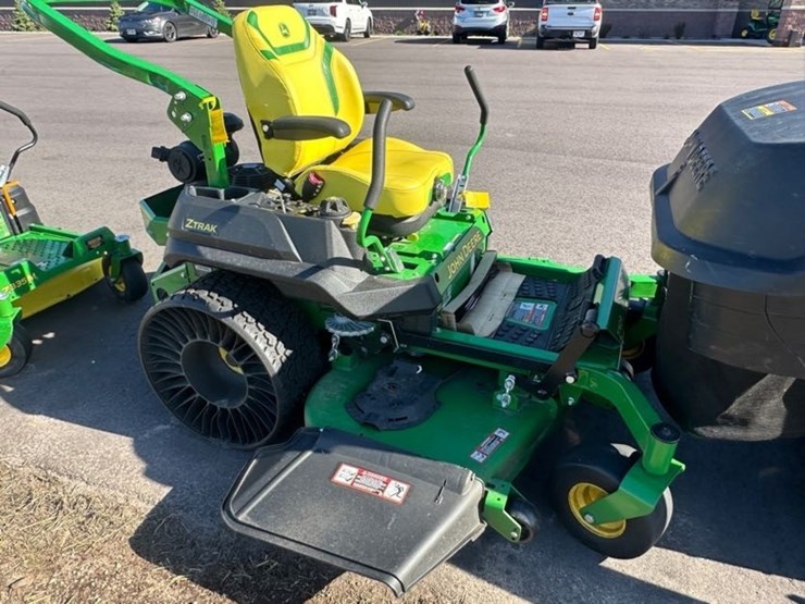 2023-john-deere-z740r-image-4