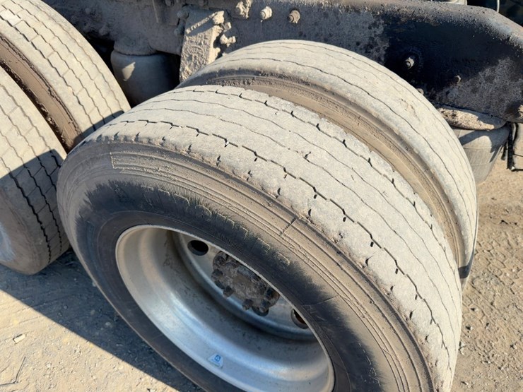 2007-peterbilt-378-image-19