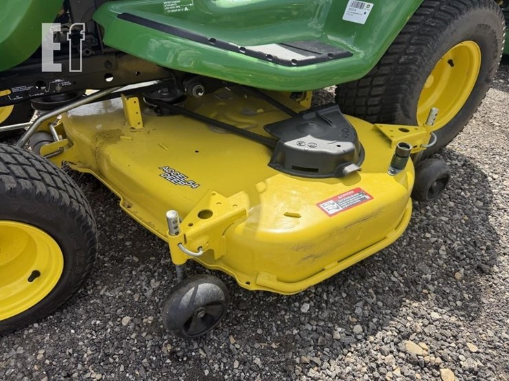 2022-john-deere-x380-image-8