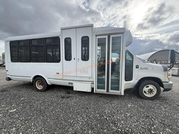 2010-ford-e450-image-8