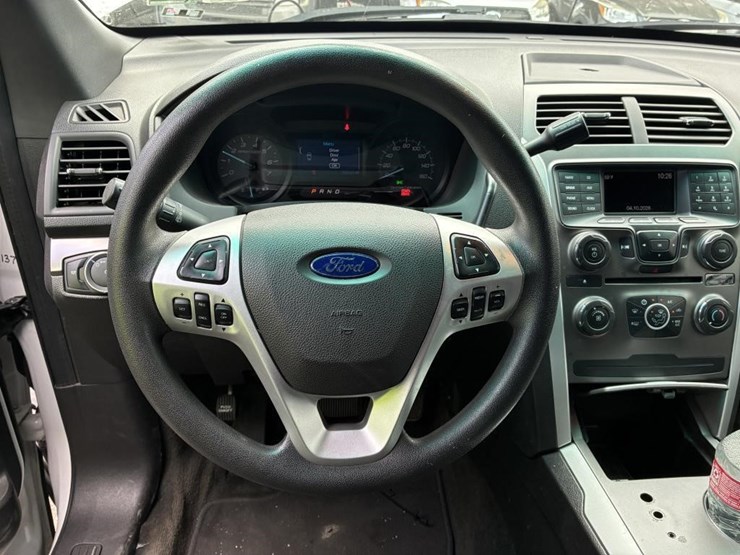 2013-ford-explorer-image-13