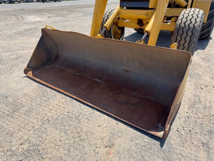 1980-deere-500c-image-9
