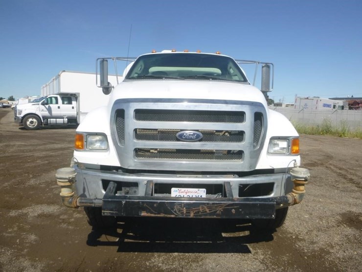 2015-ford-f750-image-8