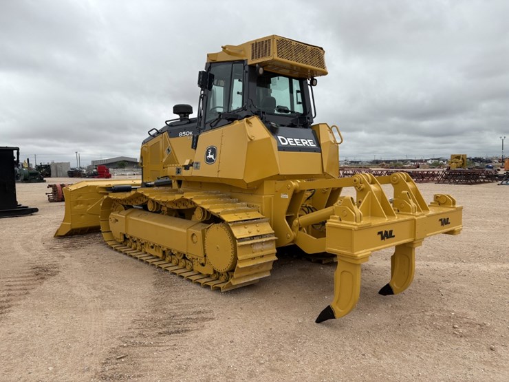 2015-deere-850k-xlt-image-6