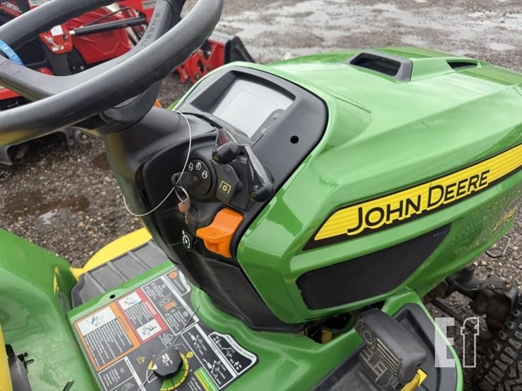2017-john-deere-x738-image-29