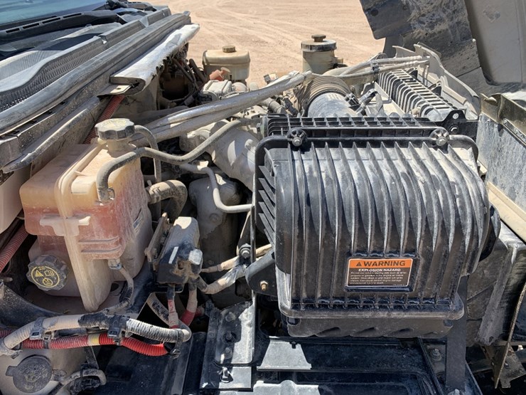 2022-chevrolet-silverado-6500hd-image-7