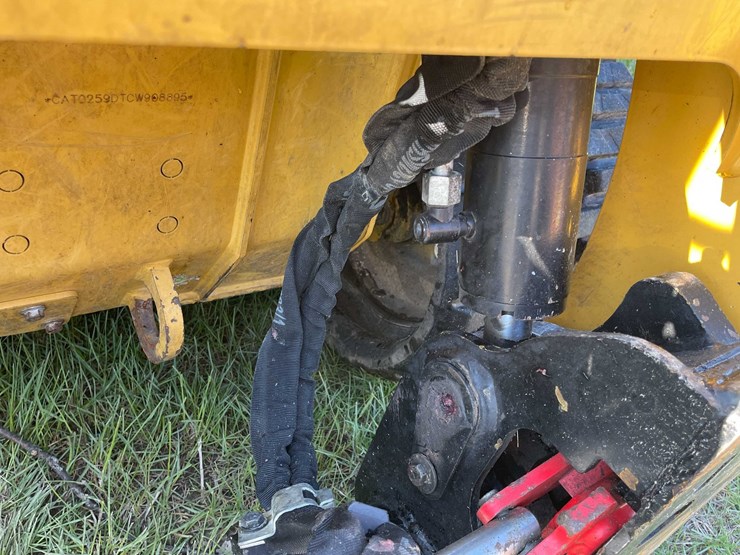 caterpillar-216b-image-16