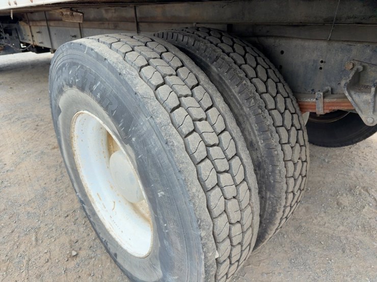 2005-ford-f650xl-image-14