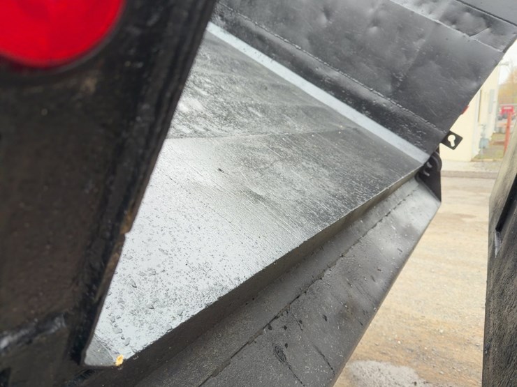 2016-international-7400-image-21