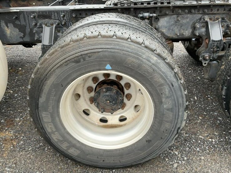 #137-•-2009-volvo-isx-semi-truck-image-69