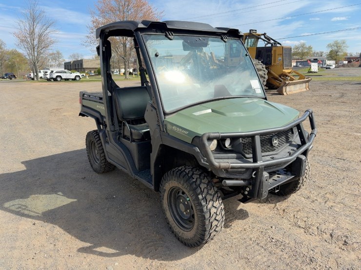 2022-john-deere-gator-image-7