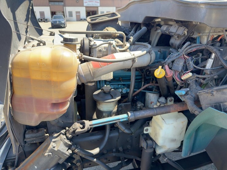 2004-international-durastar-4300-image-8