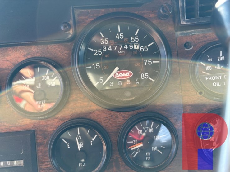 1998-peterbilt-357-image-9