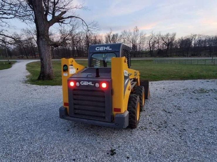 2015-gehl-r220-image-4