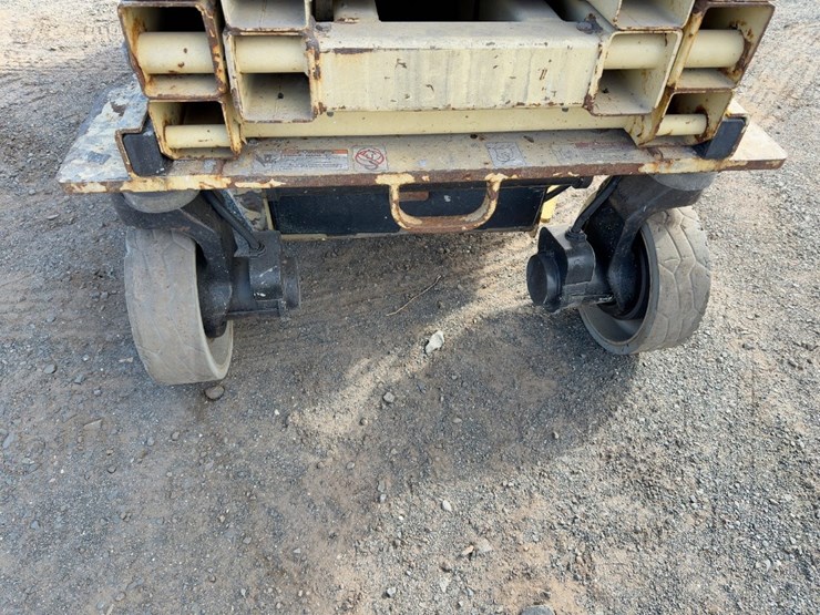 2005-jlg-3246es-image-7