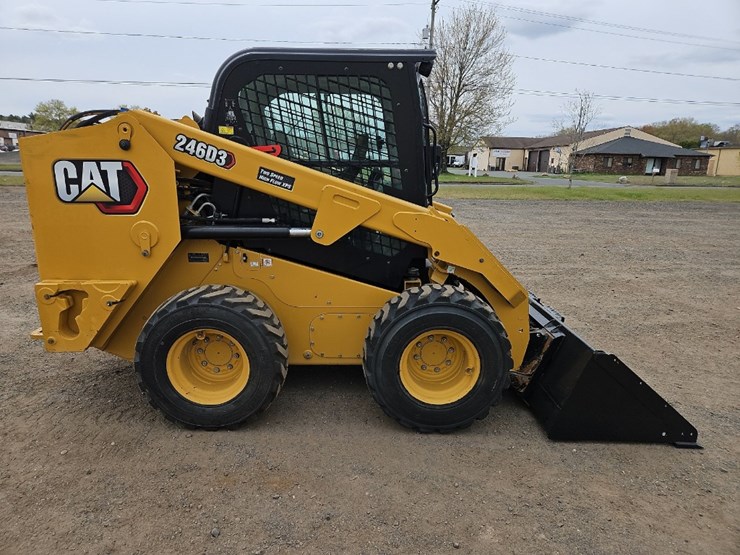 2022-caterpillar-246d3-image-6