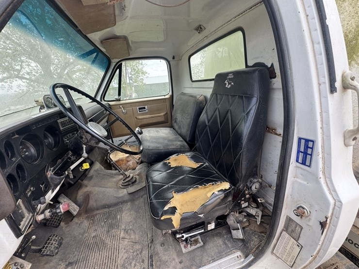 1994-gmc-7000-image-16