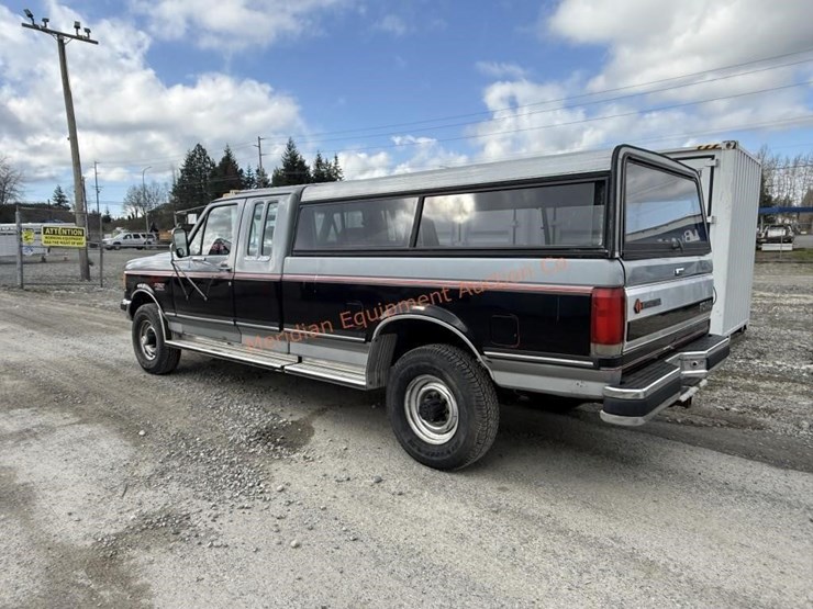 1987-ford-f250-xlt-lariat-image-3