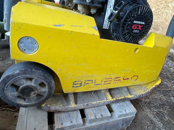 #7411-•-wacker-neuson-plate-compactor-image-12