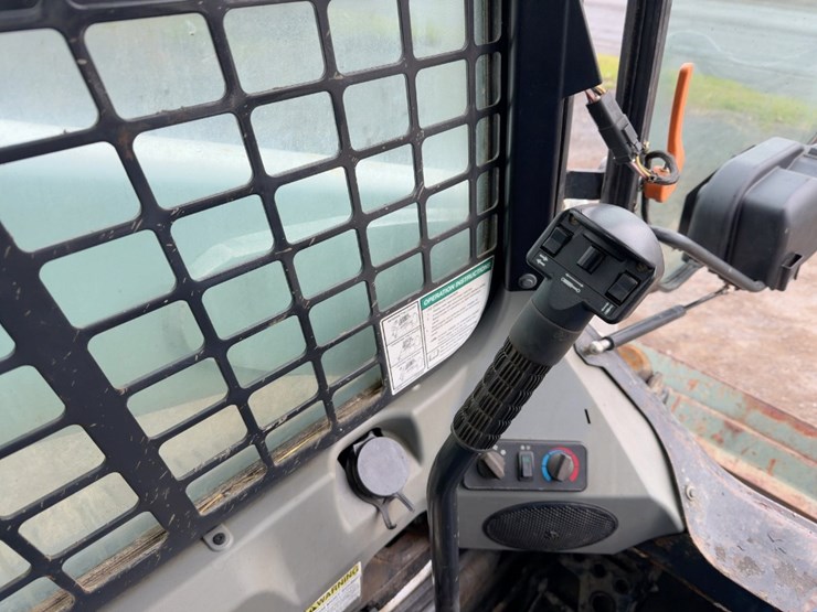 2013-bobcat-t650-image-20