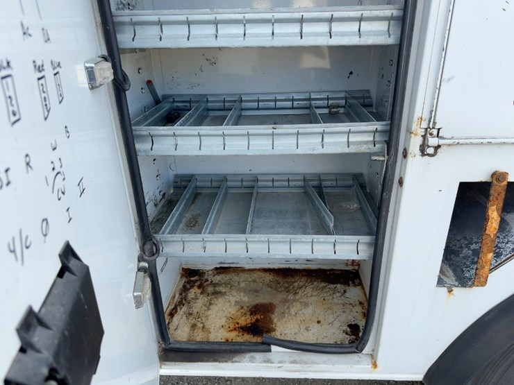 2013-international-7300-image-16