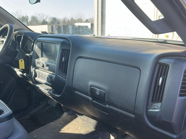 2017-chevrolet-silverado-3500hd-image-37