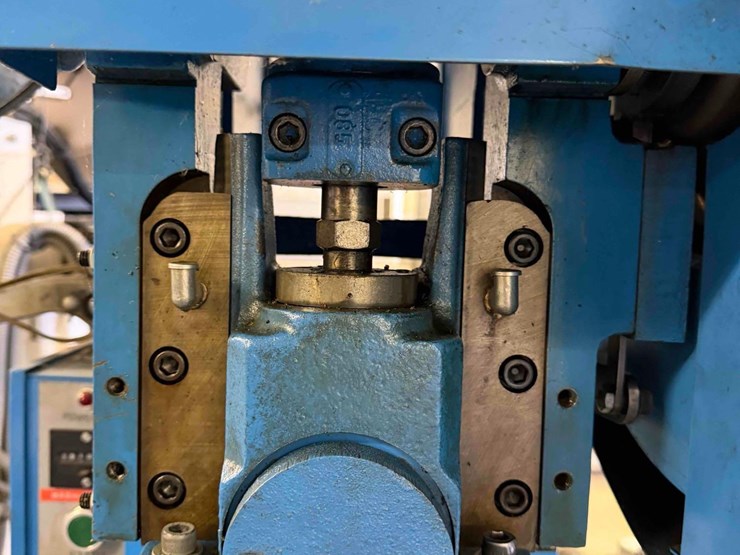 kenco-10-vertical-press-image-4