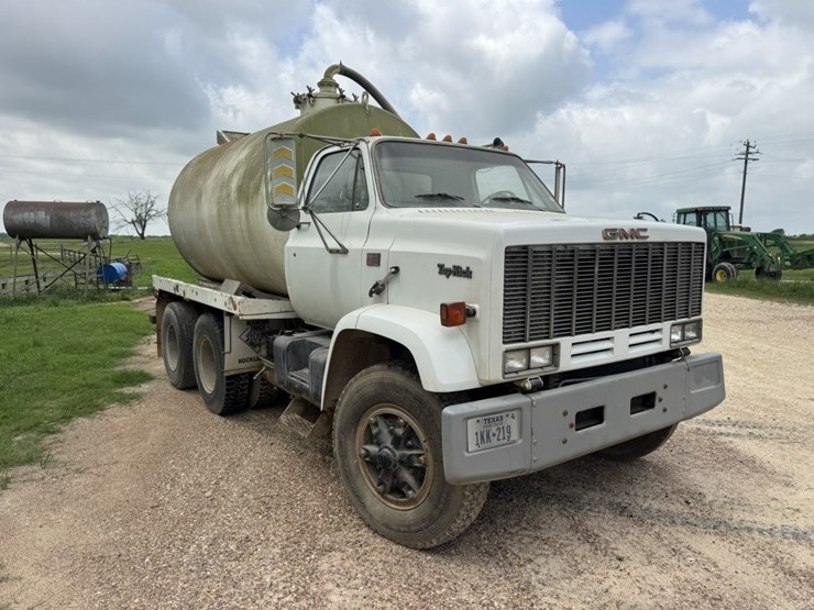 1994-gmc-7000-image-3