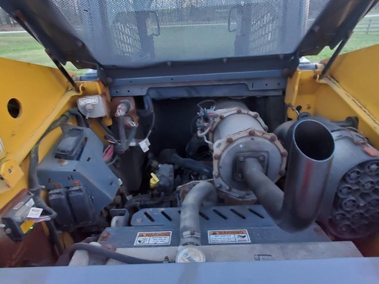 2015-gehl-r220-image-6