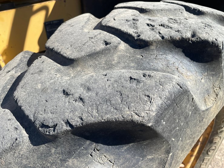 caterpillar-th350b-image-17