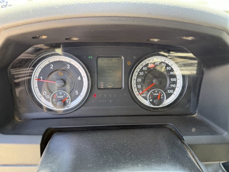 2014-ram-2500-tradesman-image-18