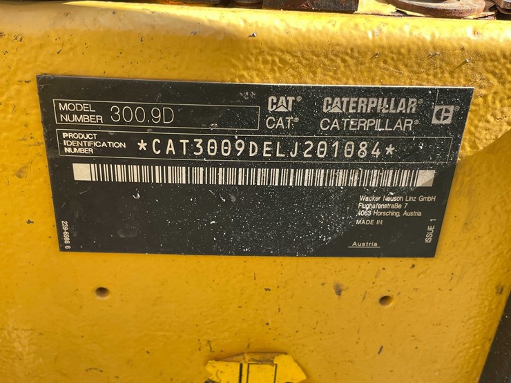 #7149-•-caterpillar-300.9v-mini-excavator-image-21