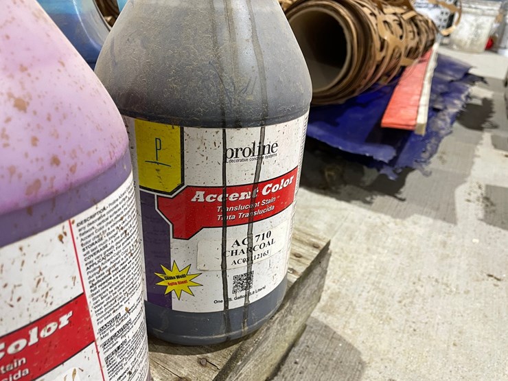 #5052-•-pallet-of-concrete-supplies-image-6