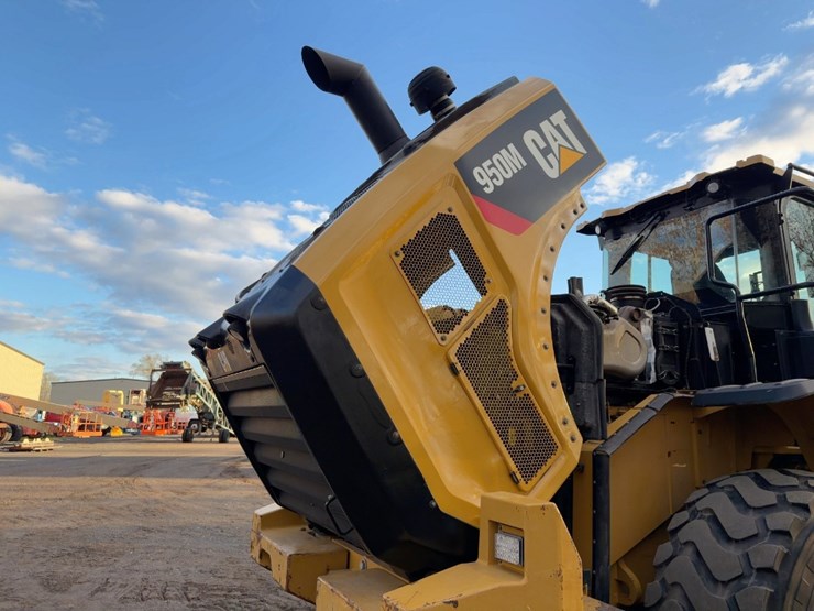2019-caterpillar-950m-image-24