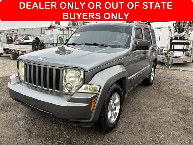 2012-jeep-liberty-image-1