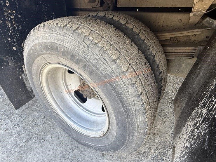 2005-chevrolet-silverado-3500-image-16