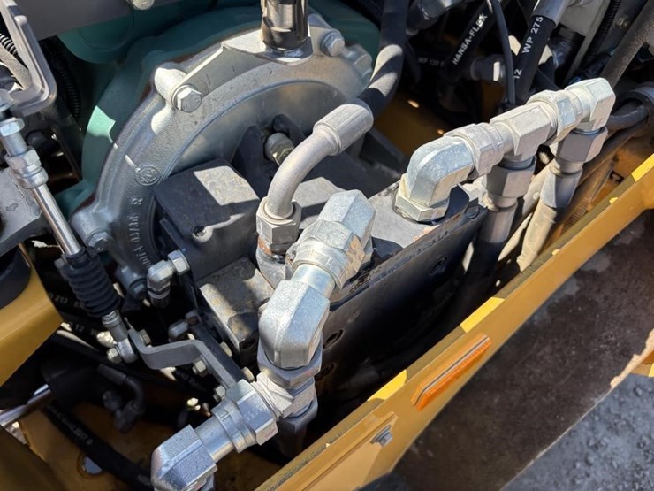 2018-volvo-dd25b-image-38