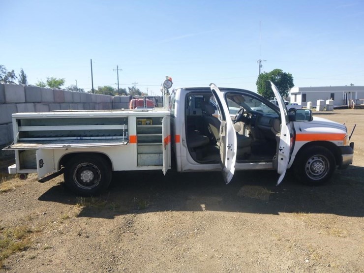 2005-dodge-ram-2500-image-16