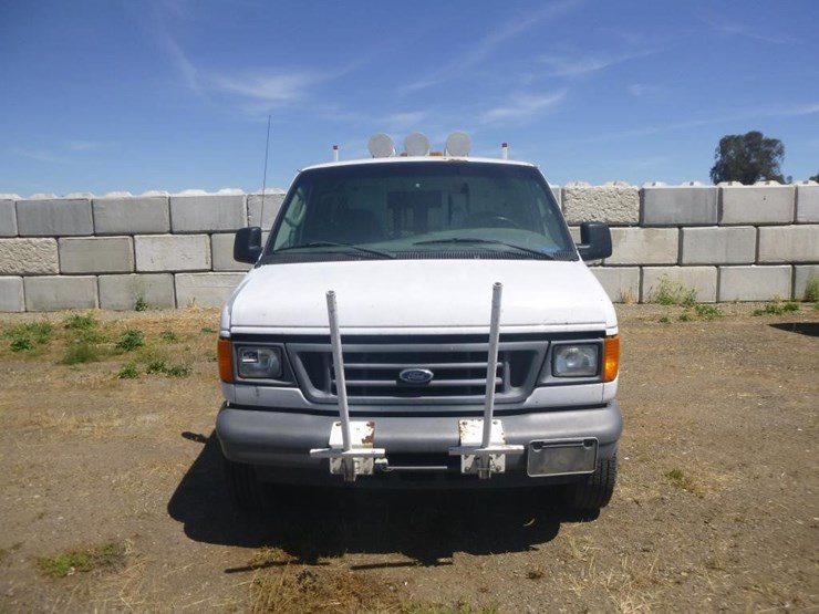 2006-ford-e350-image-21