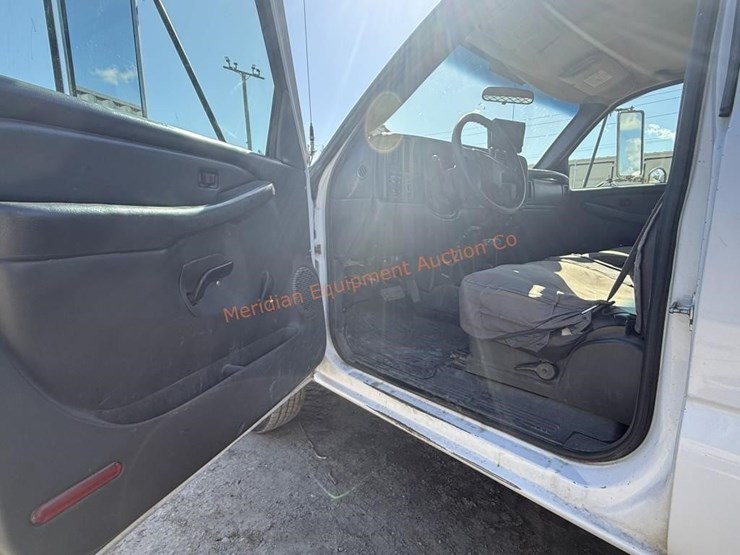 2005-chevrolet-silverado-3500-image-36