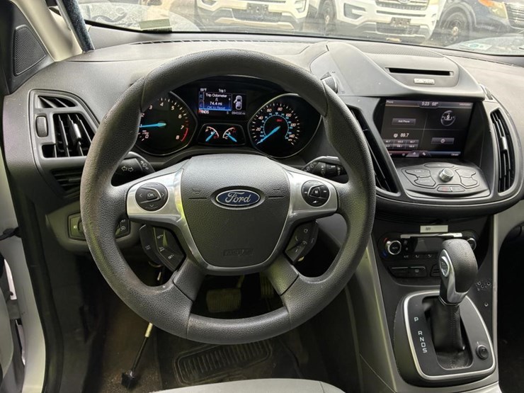 2013-ford-escape-se-image-13