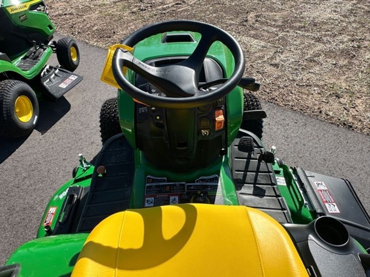 2022-john-deere-x758-image-8