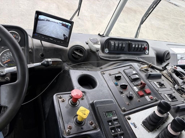 2011-autocar-xpeditor-image-15