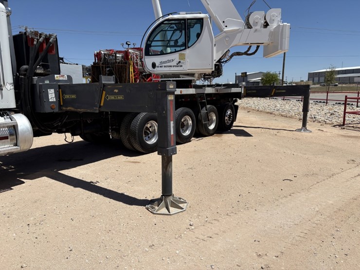 2013-peterbilt-367-image-15